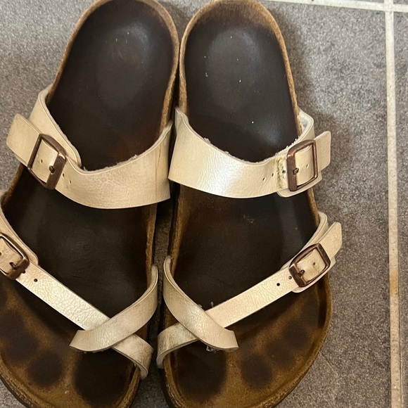 Birkenstock Shoes - Birkenstock Mayari Women’s Metallic Ivory sandal birks Size 10 (EUR 41)